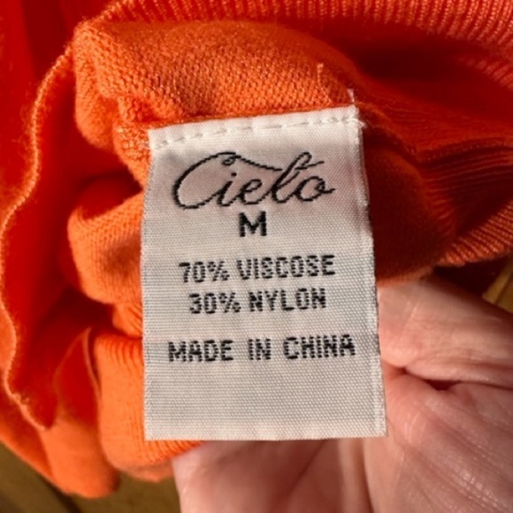 🎉Cielo Orange Cardigan - Size Medium. Beautiful color!! - Picture 4 of 9